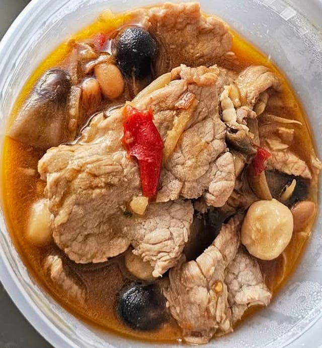 Pad Khing (Ginger Lover).