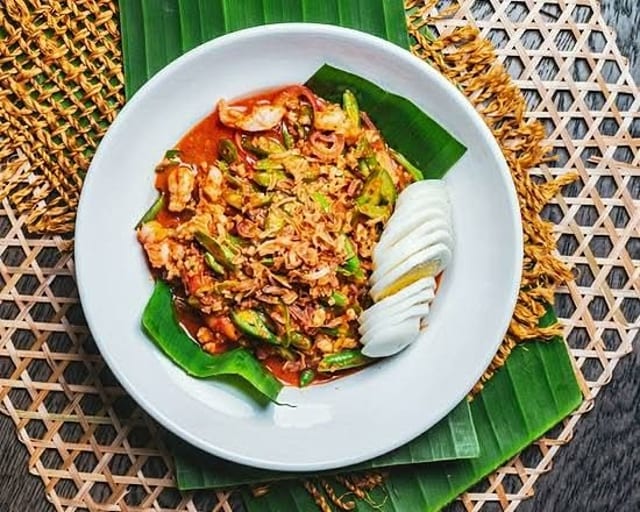 - Spicy Green Bean Salad (Yum Tua Plu).