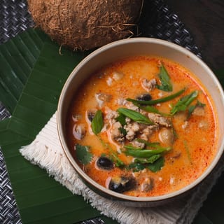 - Tom Yum Moo Sub Nam Khon (Tom Yum Coconut)