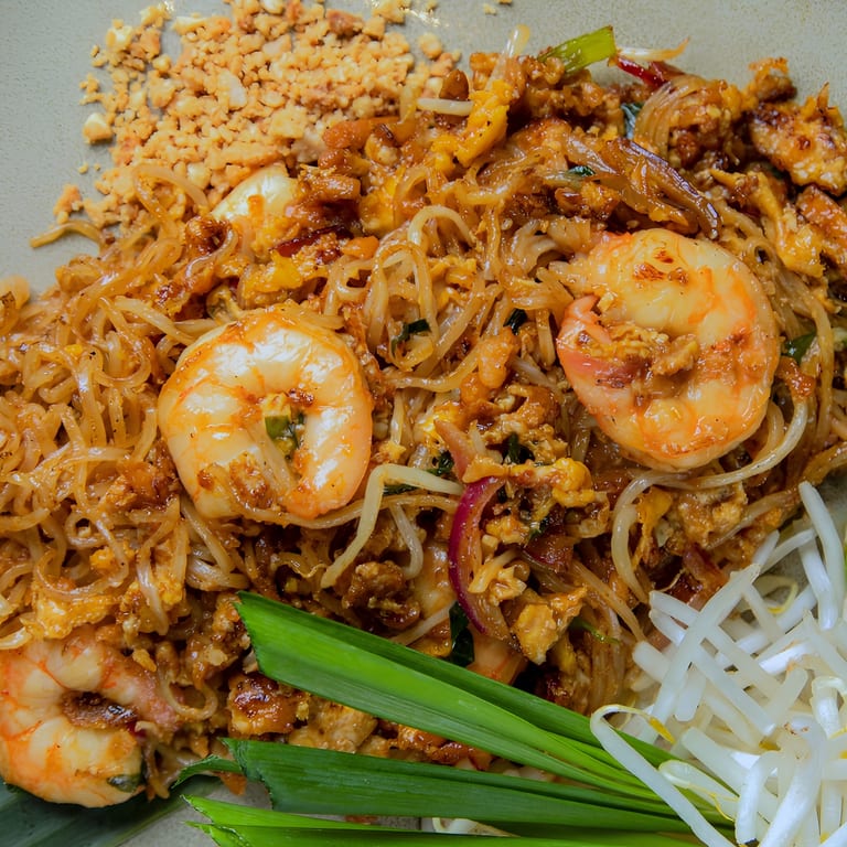 Savor Our Lunch Delights