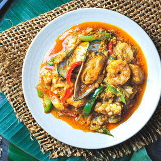 Stir Fried Seafood with Curry Powder